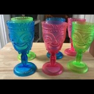6 Tiki Cups (plastic)